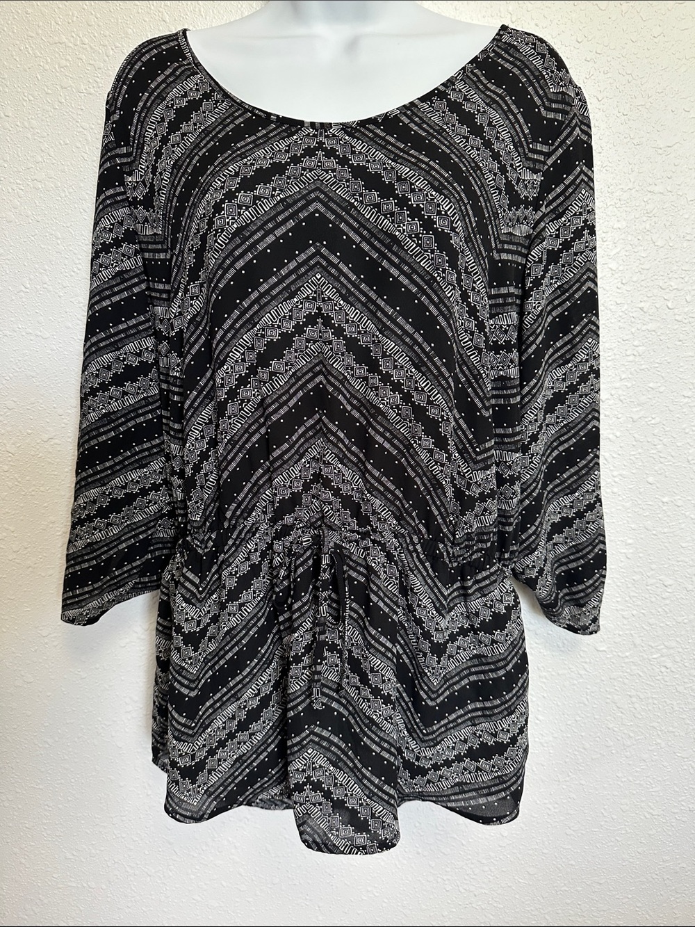 Maurices Monochrome Black and White Geometric Peplum Blouse Size Large